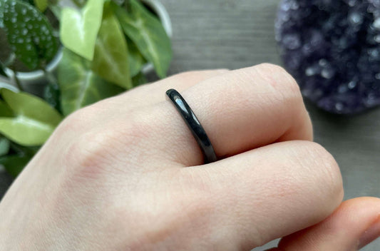Black Nephrite Jade Ring (Size 6.5) side
