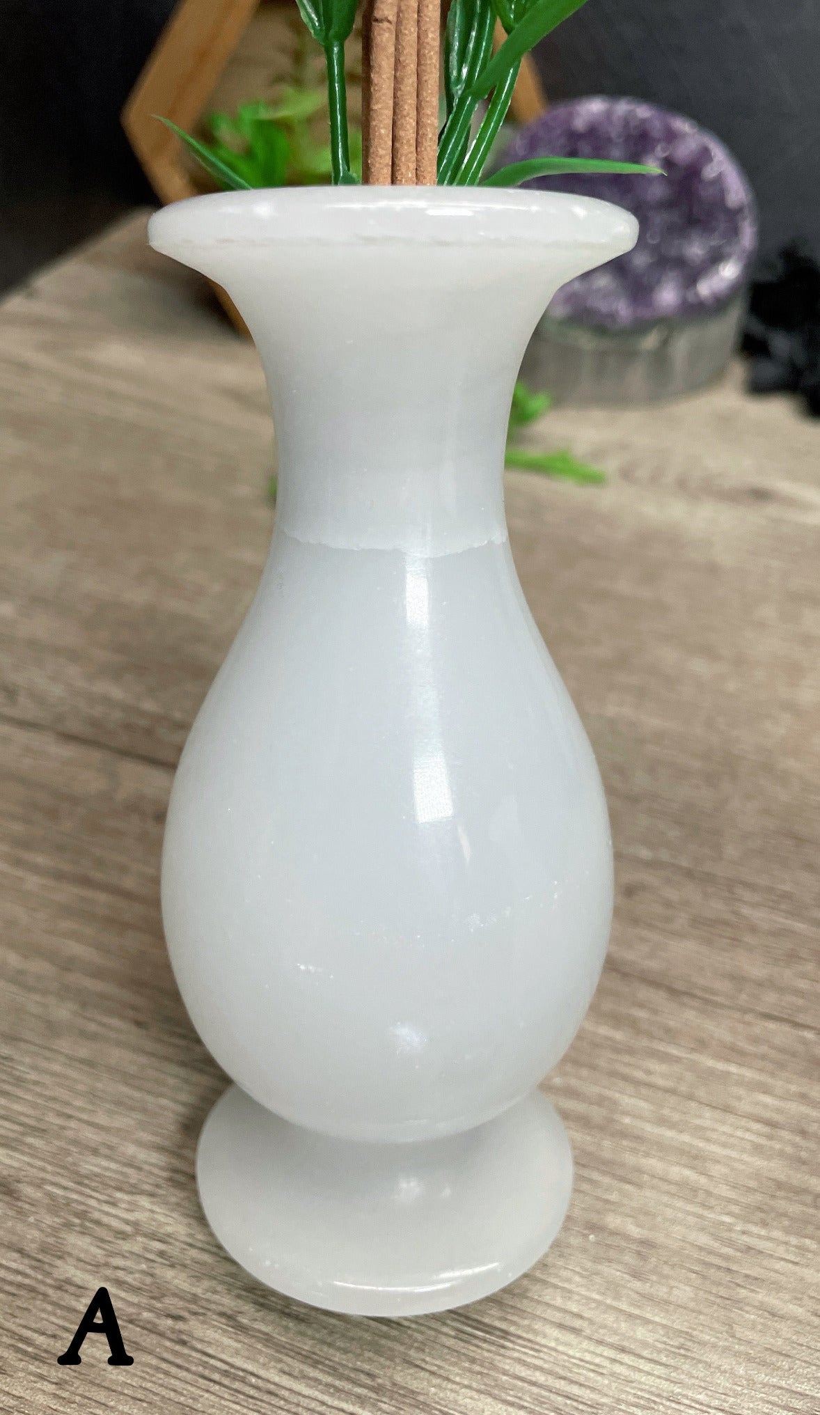 White Marble Vase Crystal Carving, close-up