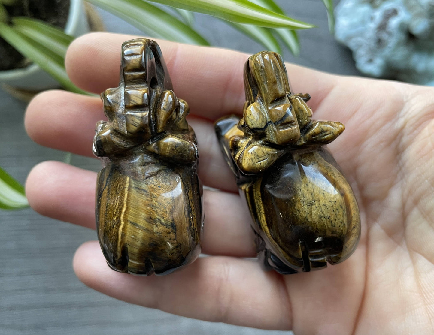 Tiger's Eye Elephant (5cm) Crystal Carving, top