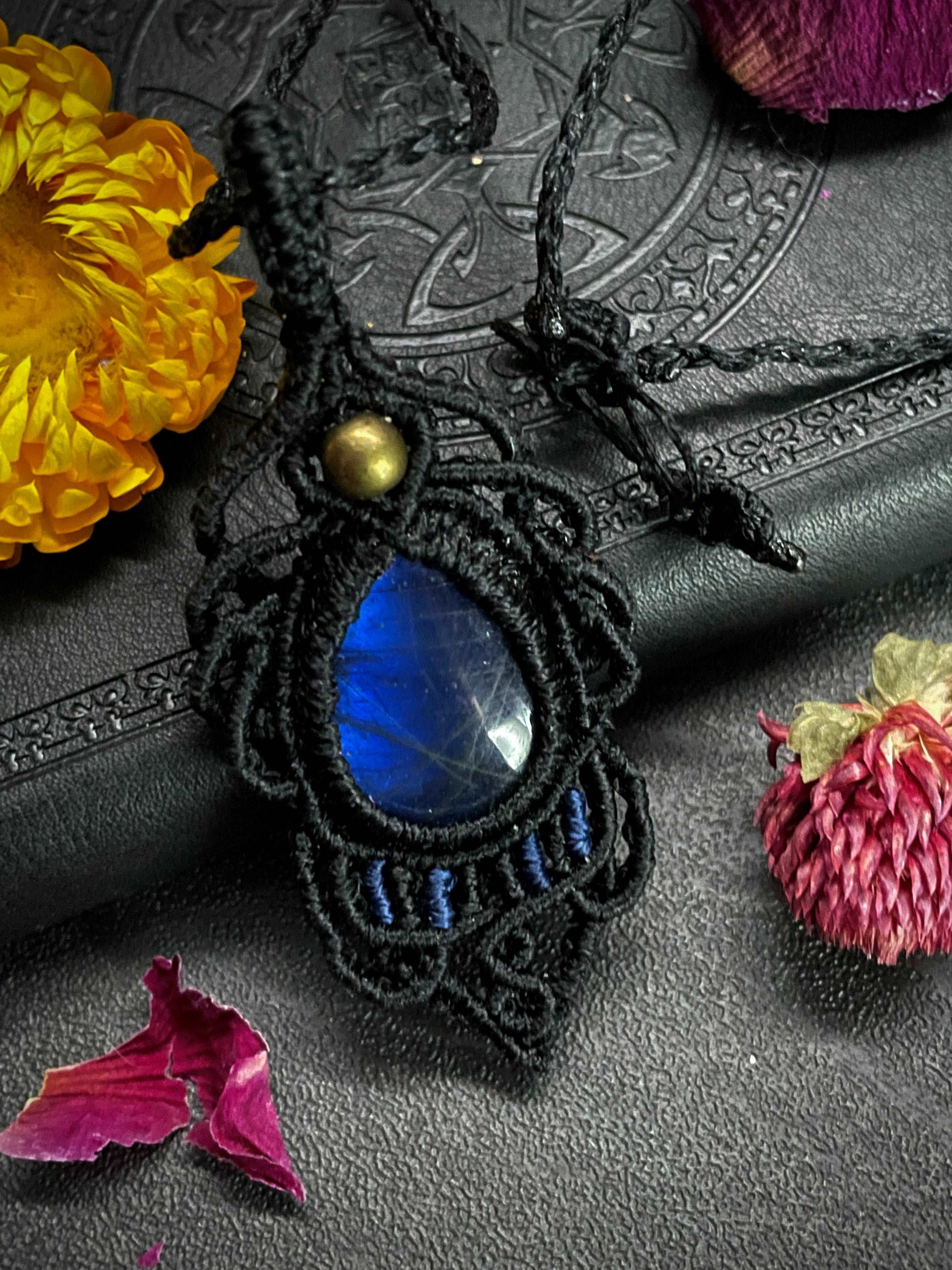 Electric Blue Labradorite Macramé Necklace (Twisted Nightshade Jewellery) - The Wandering Fox Emporium, Your Crystal Store clasp