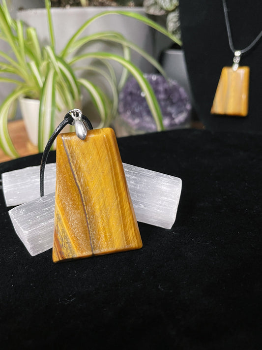 Tiger's Eye Pendant Necklace (B) crystal