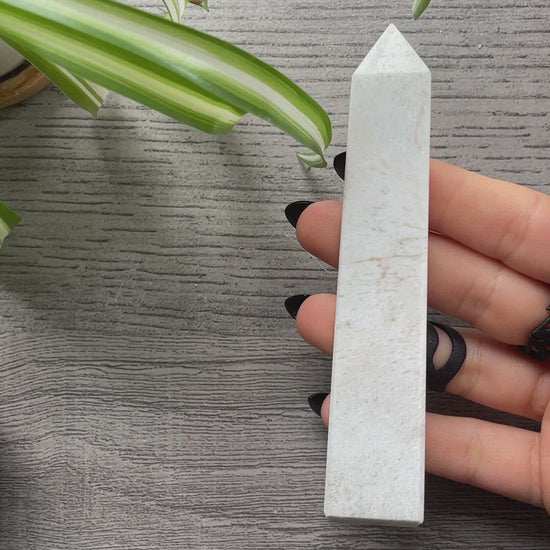 Scolecite Crystal Obelisk (C) video